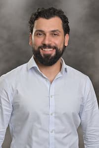 Photo of Ali Azzawi