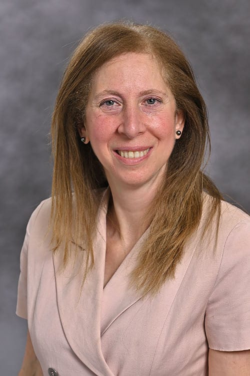 Photo of Holly Gilbert